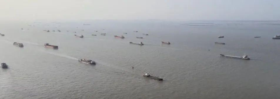 全球航运大动脉巴拿马运河堵船严重124艘货船被堵插队费高达三千万