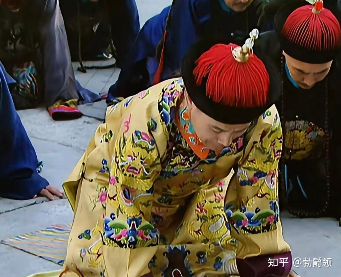 如果不考虑发型的影响,清朝服饰算丑吗?