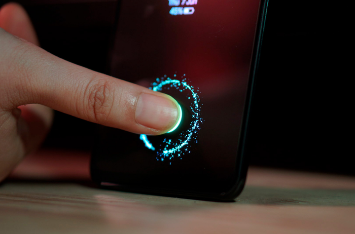 世纪大骗局?手机屏下指纹太靠下,没想到不是人体工学?