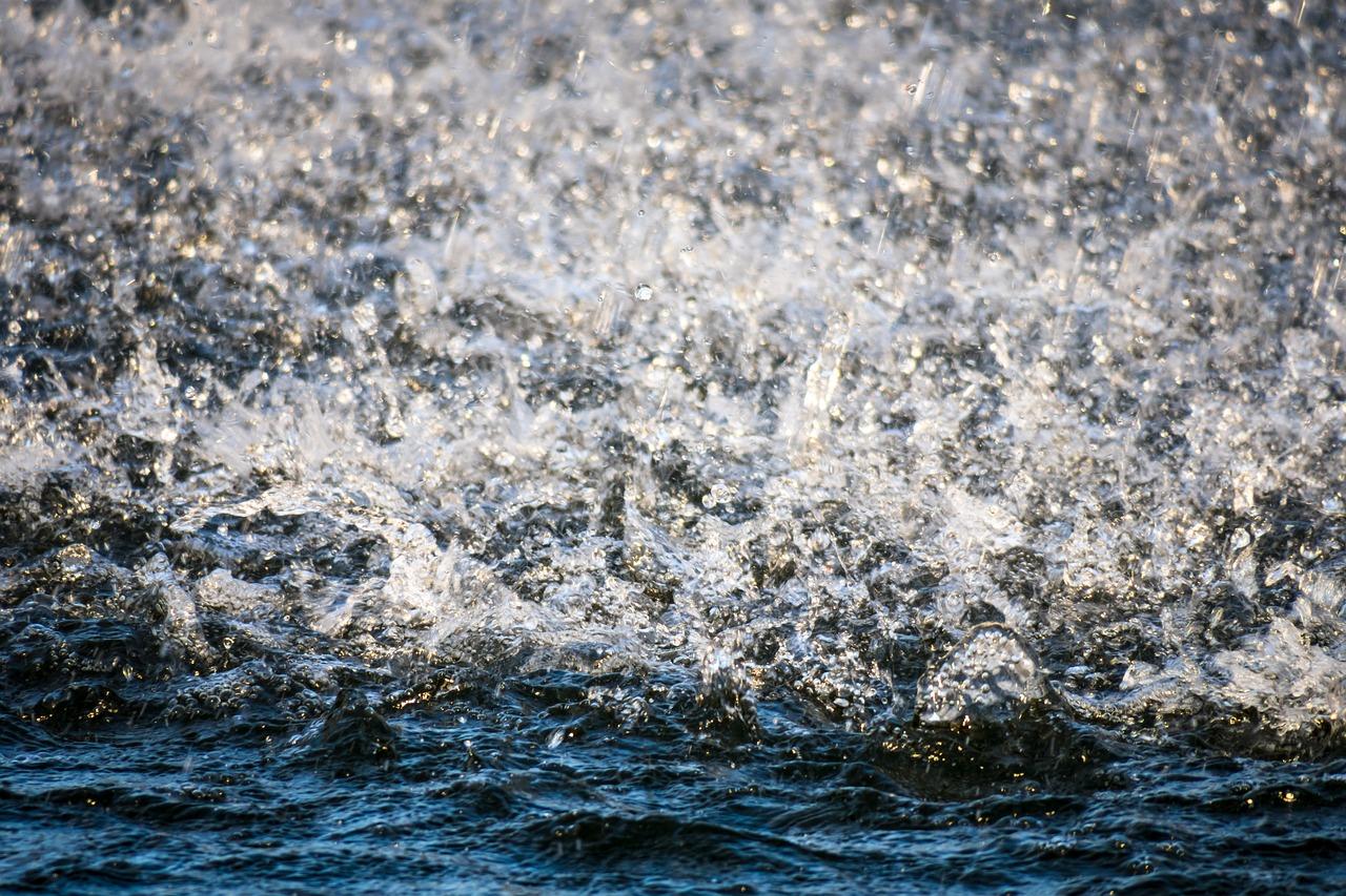 4. 水帘房价格分析