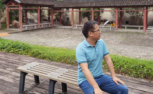 乡野股侠彭海平北上资金持续输入股市估值保持低位布局