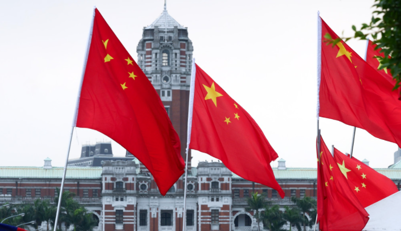 当五星红旗在台湾飘扬的时候,美国白宫可能在开香槟庆祝.