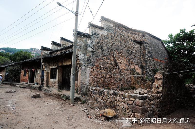 由合肥市产业投资控股(集团)有限公司,庐江县矾山镇乡村振兴有限公司