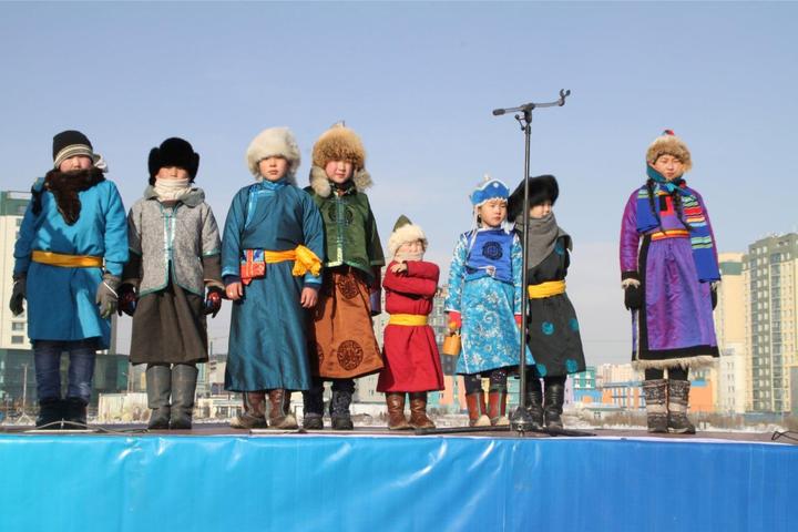 蒙古国是我们的邻国，只有三百多万人口，他们都是蒙古族吗？ - 知乎