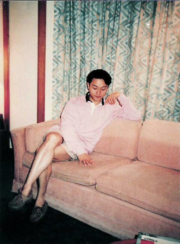 有哪些哥哥张国荣先生很显腿长的照片? - 知乎