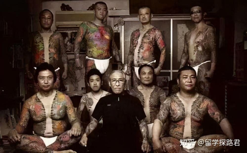 许多nba球员的纹身都有着特殊的意义詹姆斯的纹身chosen 1 天选之子