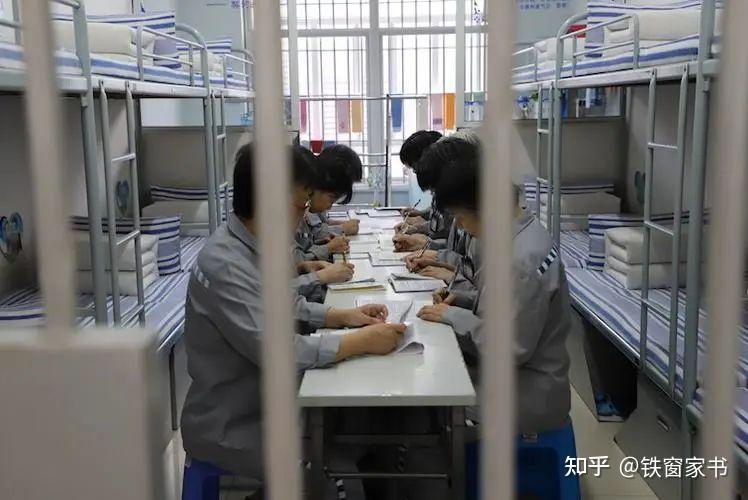 监狱里的门不只有一道!它们各有什么作用? - 知乎