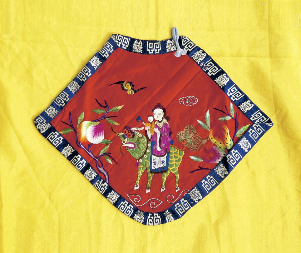 中国の縁起の良い伝統衣装（肚兜）を使った手作り工芸アート 中国の縁起の良い伝統衣装（肚兜）を使った手作り工芸アート