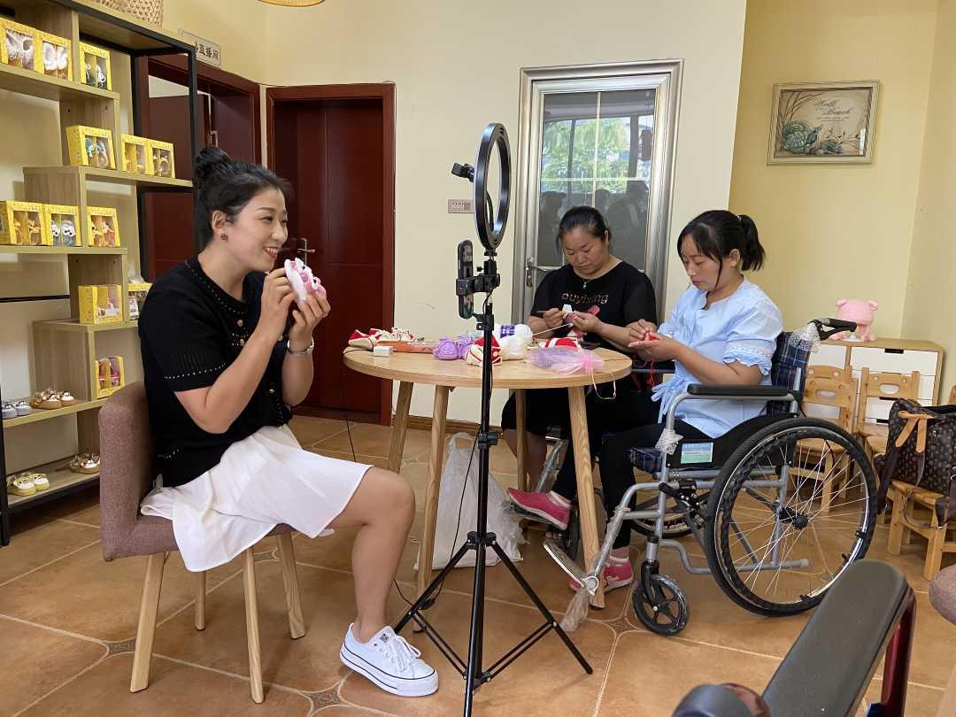 四川南充一编织基地帮助百名残疾人就业 - 知乎