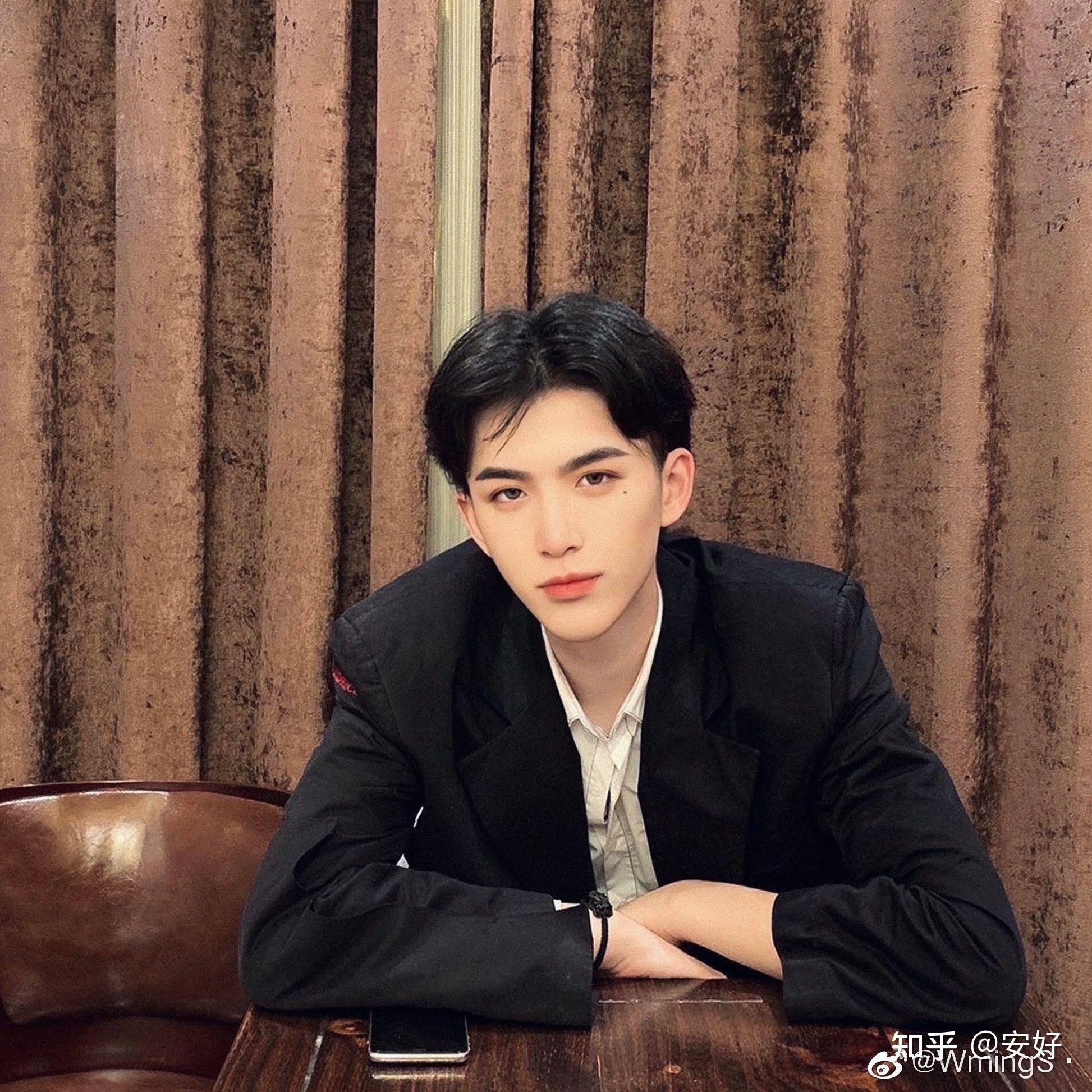 有没有符合段嘉许形象的人物照片(真人或纸片人都可以哒)? - 知乎