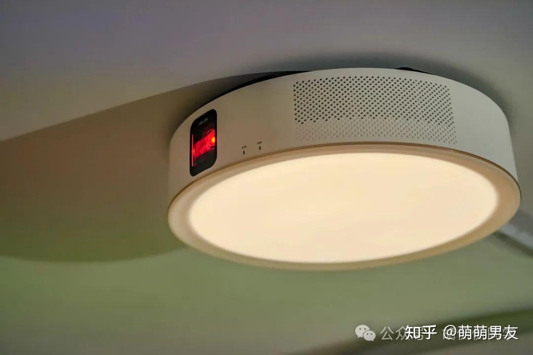 吸顶投影才是家庭影院的正确打开方式达伦阿拉丁x30pro投影仪吸顶灯