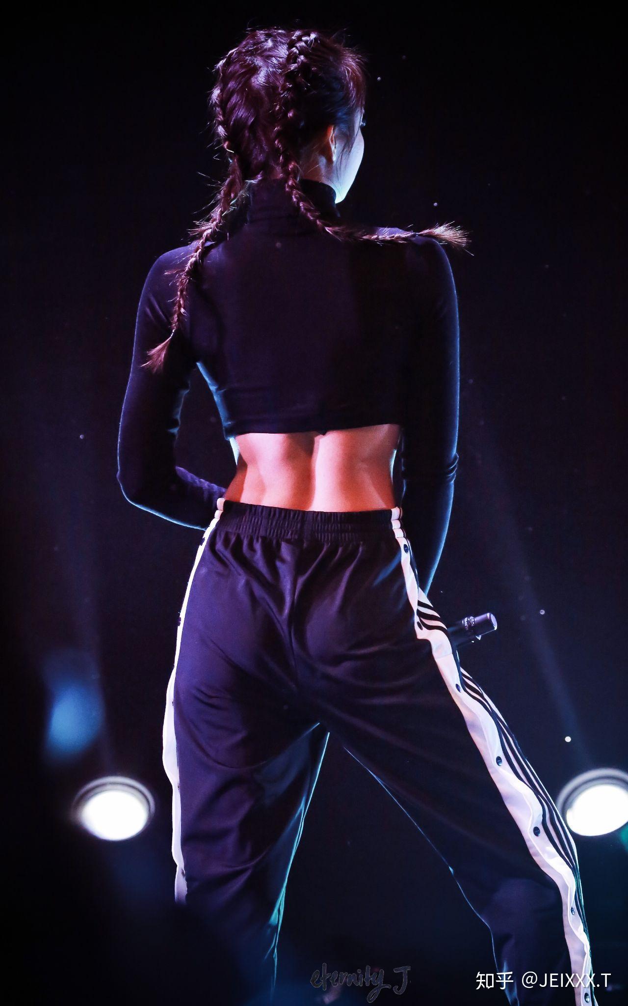 有哪些jennie的背影图片