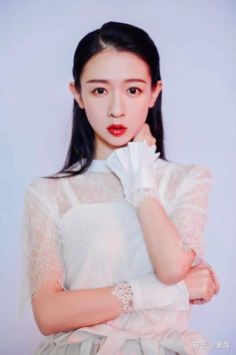 有哪些大鼻子的美女