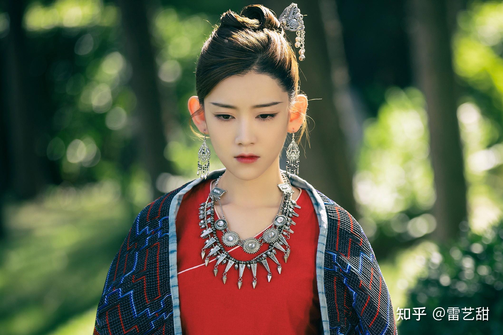 《司藤》沈银灯:美女皮下"非男非女",给丈夫央波用"致幻术"