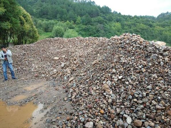 130万吨低品位铅矿石寻求有缘人