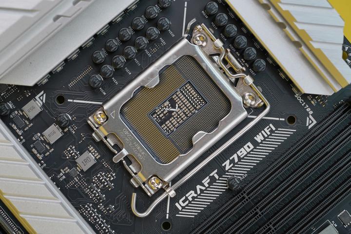 視能学　　新品未使用 ITXLAB】B760的价格Z790的内核旗舰ITX新贵铭瑄Z790I开箱简测
