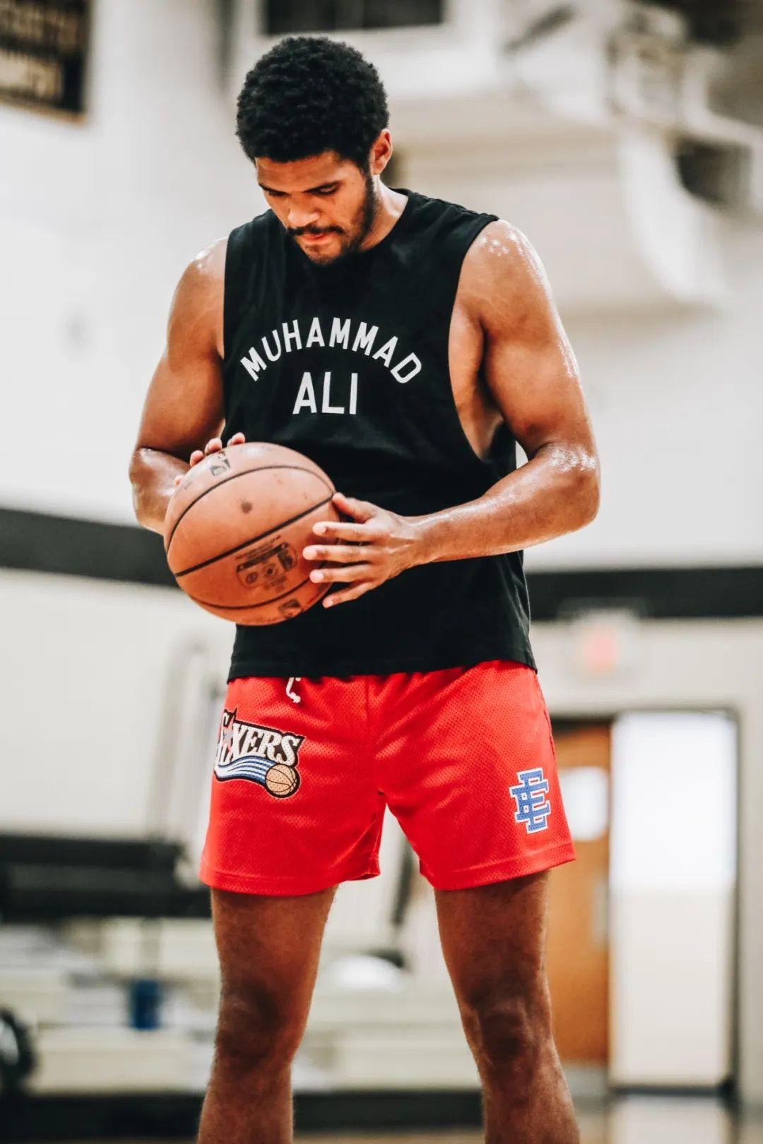 托拜厄斯·哈里斯在停赛期发福了吗?他真的符合顶薪水平吗? - 知乎