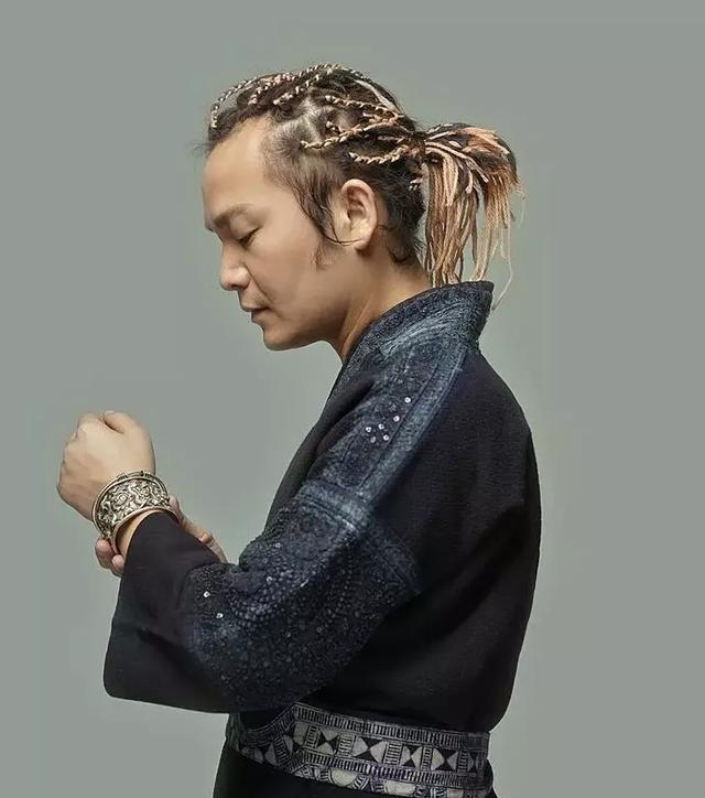 hmong乐团主唱蝶长即将在《2020第三届国乐名家名曲北京新年音乐会》