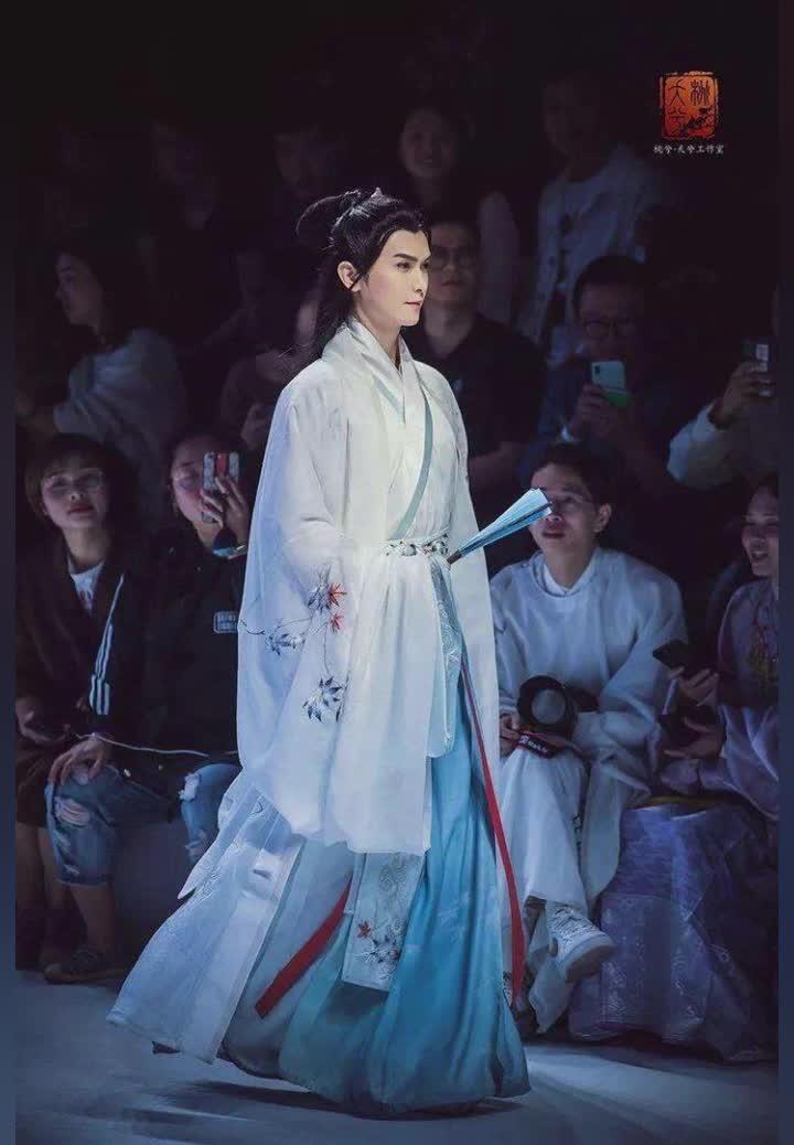汉服实体店系列--钟灵记,花朝记,如梦霓裳