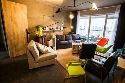 130平工业风装修效果,色彩搭配很迷人