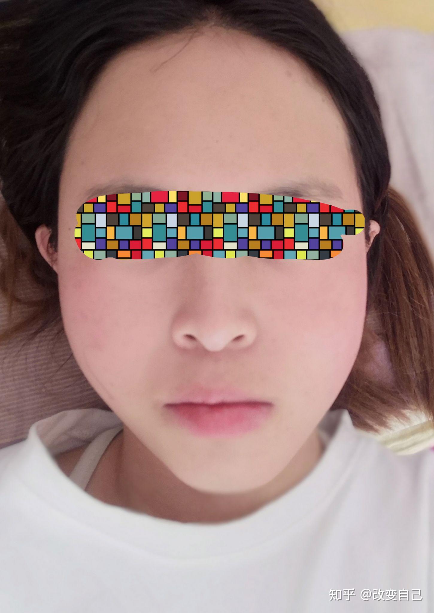 为什么感觉自己的脸左右两边像两个人特别不对称