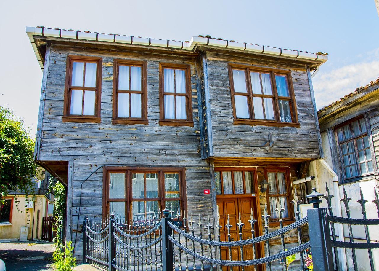 2. 建国路全段长度