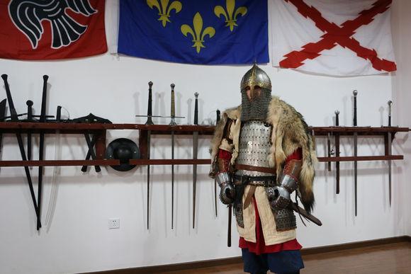 荣耀与胜利主题系列国战之罗斯兰德大公国重装亲卫队装备真人展示