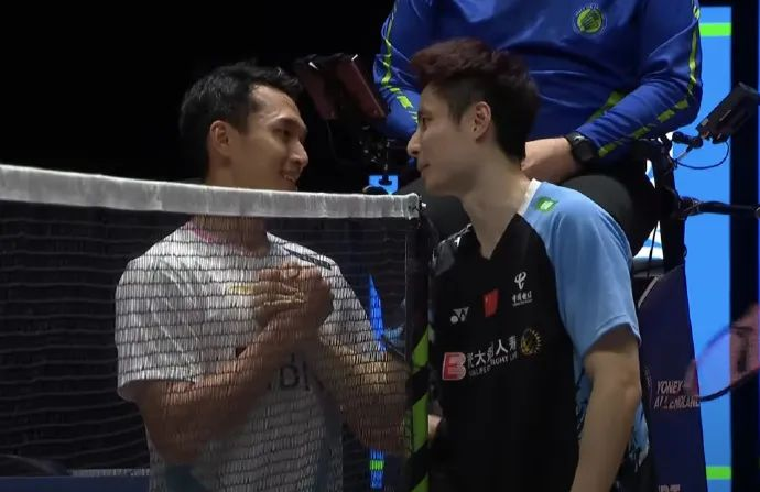 安赛龙李梓嘉爆冷输球石宇奇高烧退赛竟被质疑输不起