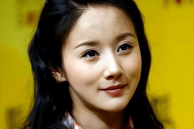 孙菲菲揭开13年前遭暴打真相,娱乐圈集体沉默的背后困境令人唏嘘