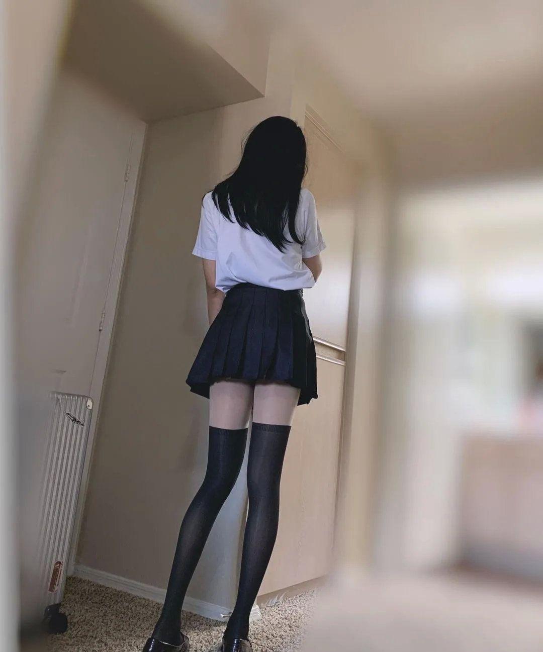为什么男生都爱看女生的腿