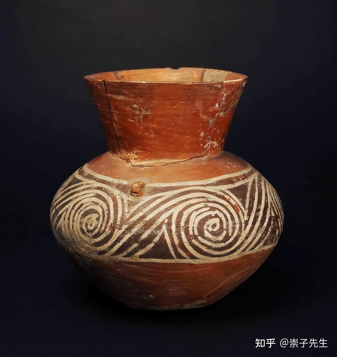 云雷纹最早出现在新石器时代晚期,可能从漩涡纹发展而来.
