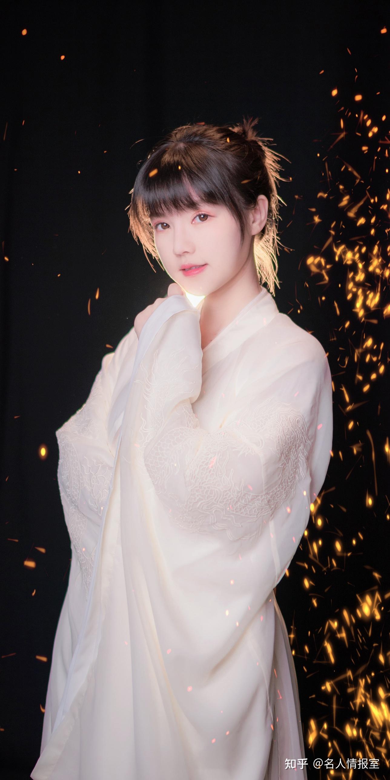 如何评论抖音饭思思