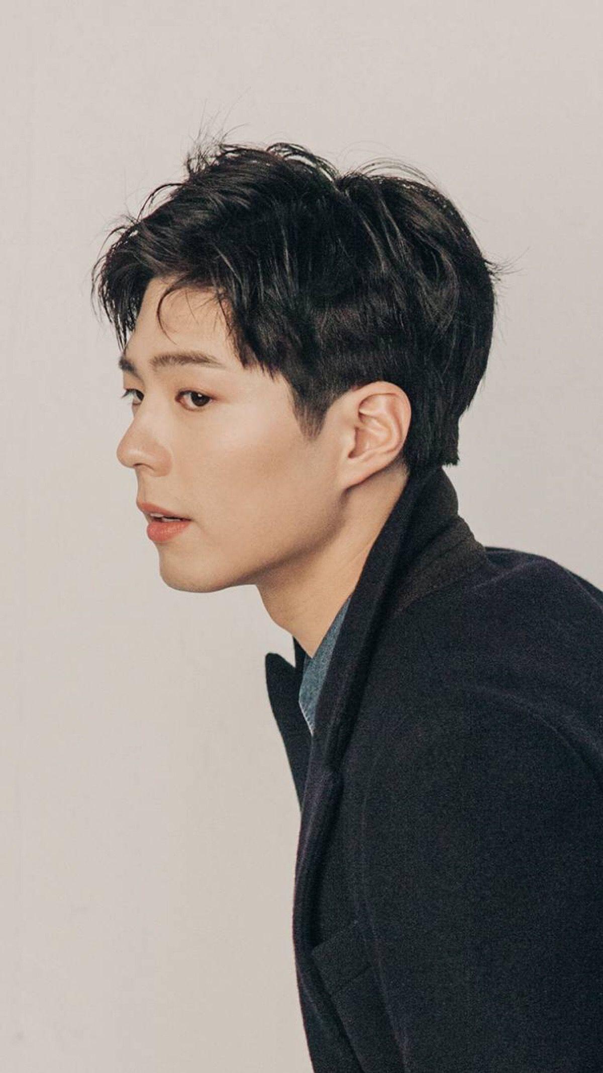 如何评价朴宝剑的长相和笑容