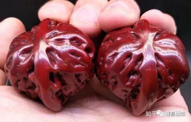 揉了69年的文玩核桃已经完全玉化，谁见过比这更老的？ - 知乎