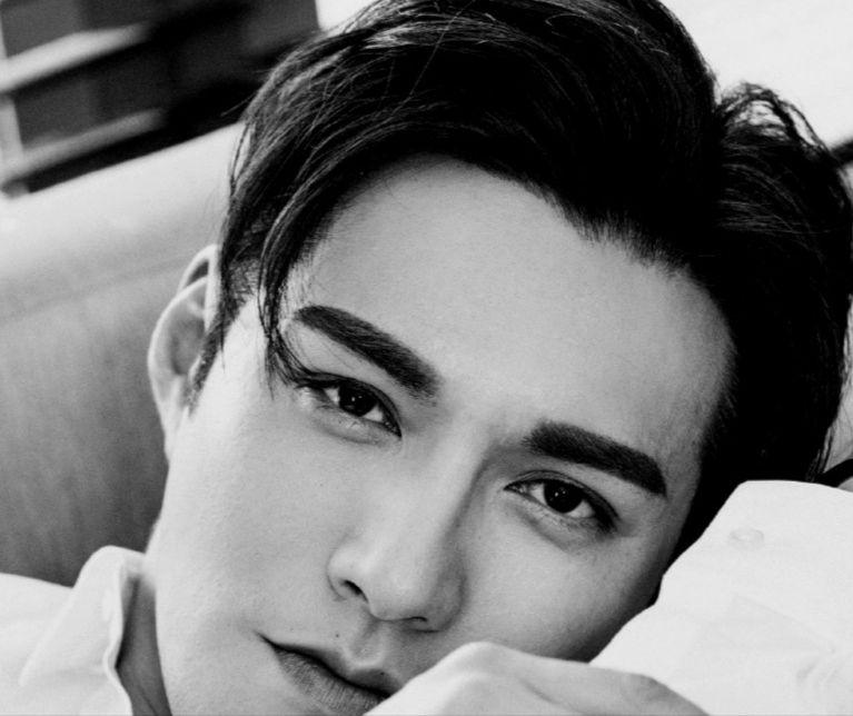 谁有严屹宽照片求图