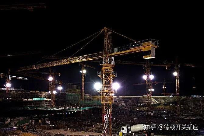 科普：塔吊灯的定义、损坏的原因、规格型号、安装高度、配线要求 - 知乎