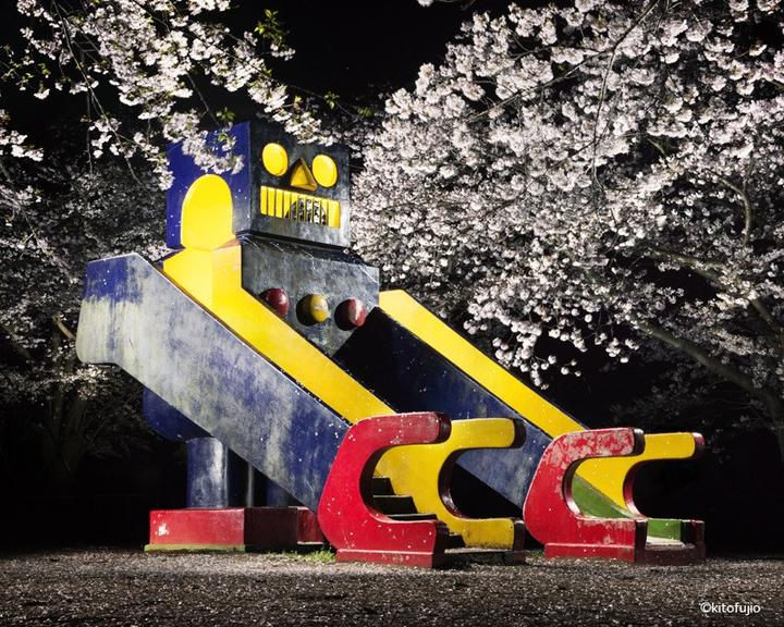 他是公园里的夜行者 五年来拍遍了日本的公园游具 知乎