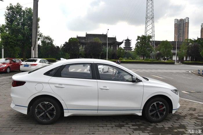 周末和比亚迪e3一起带孩子们出去玩儿