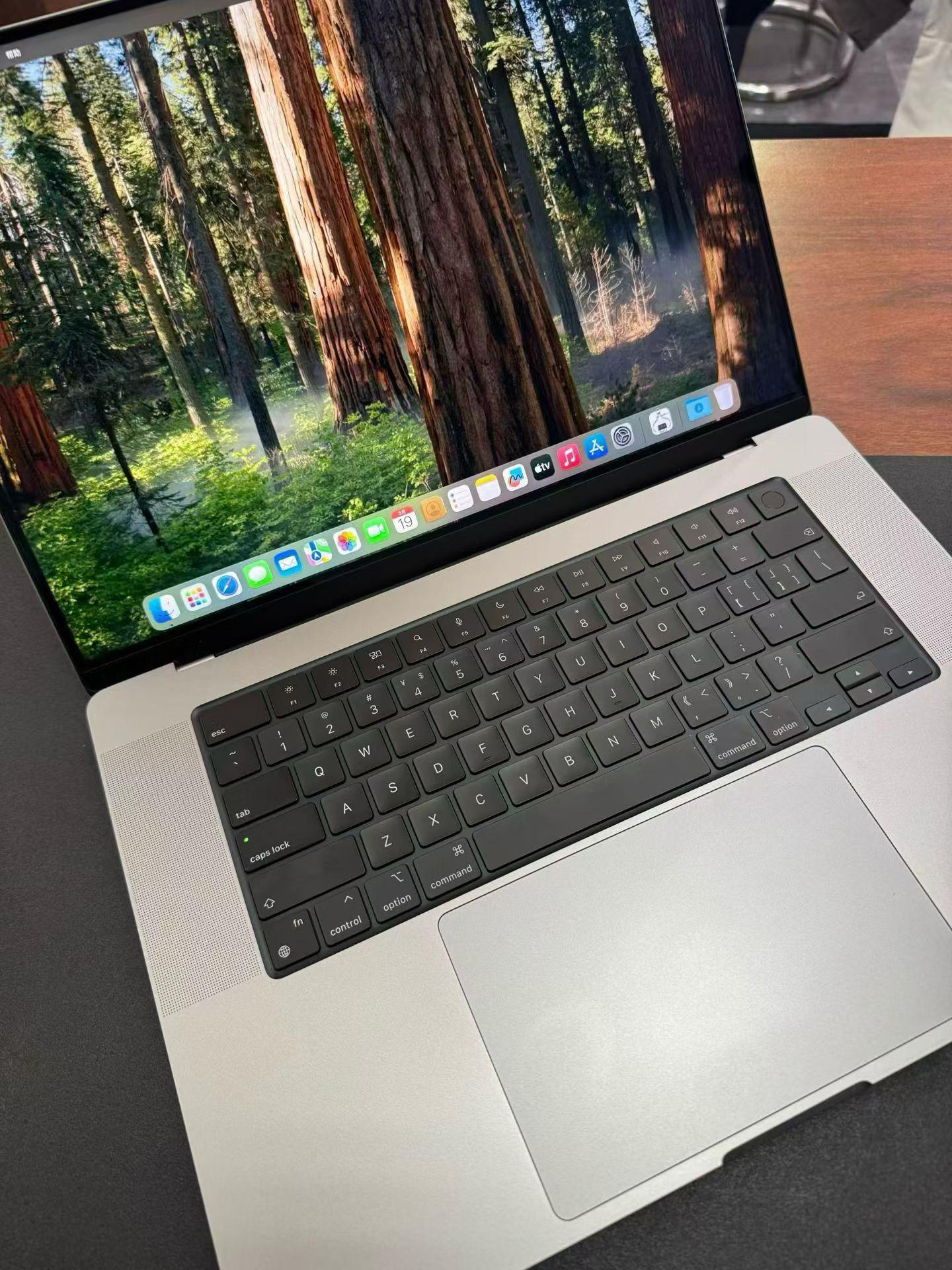 为什么intel芯片这么强,还干不过几年前的M1Pro macbook?