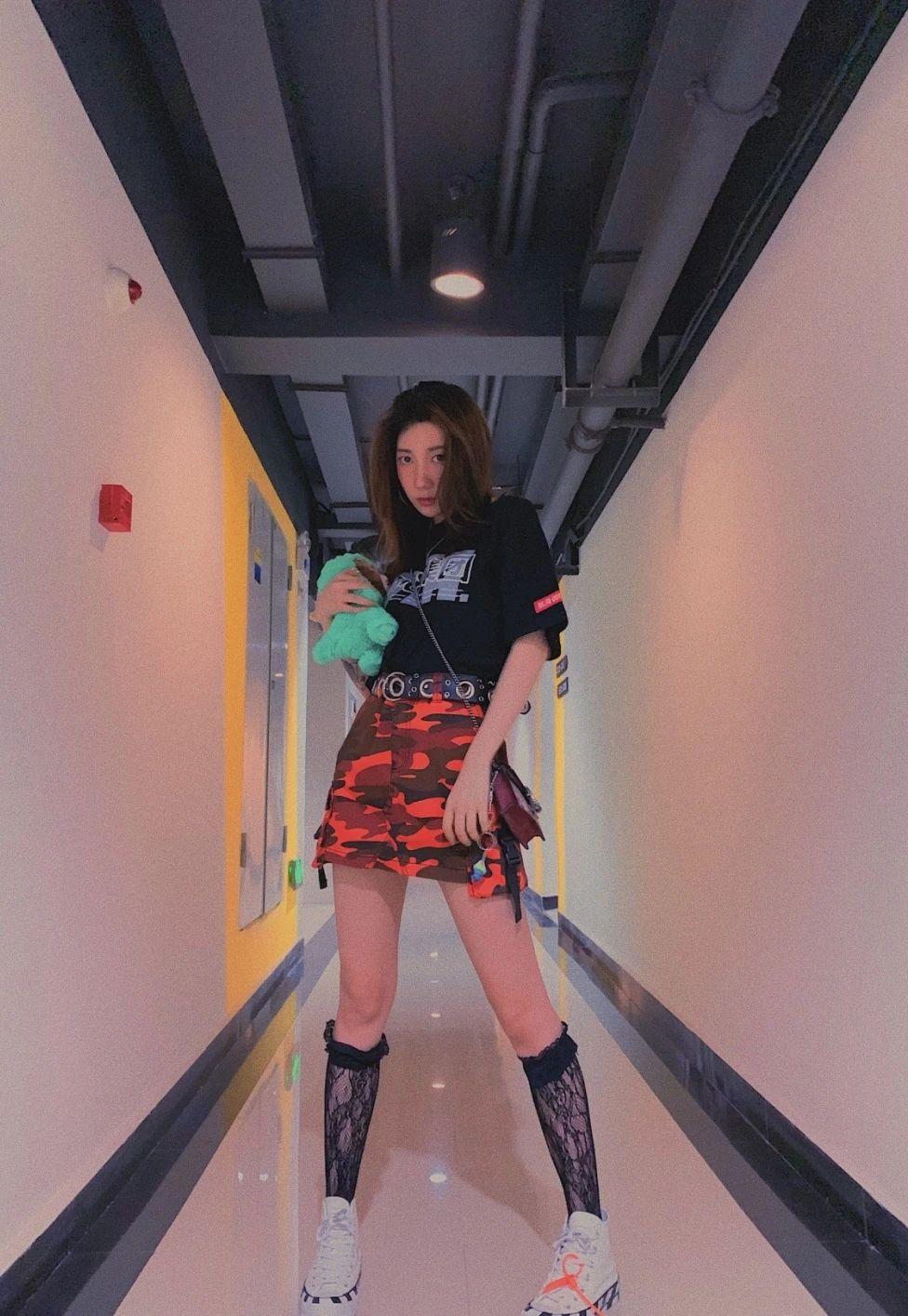 大家有没有乃万的壁纸分享一下跪求