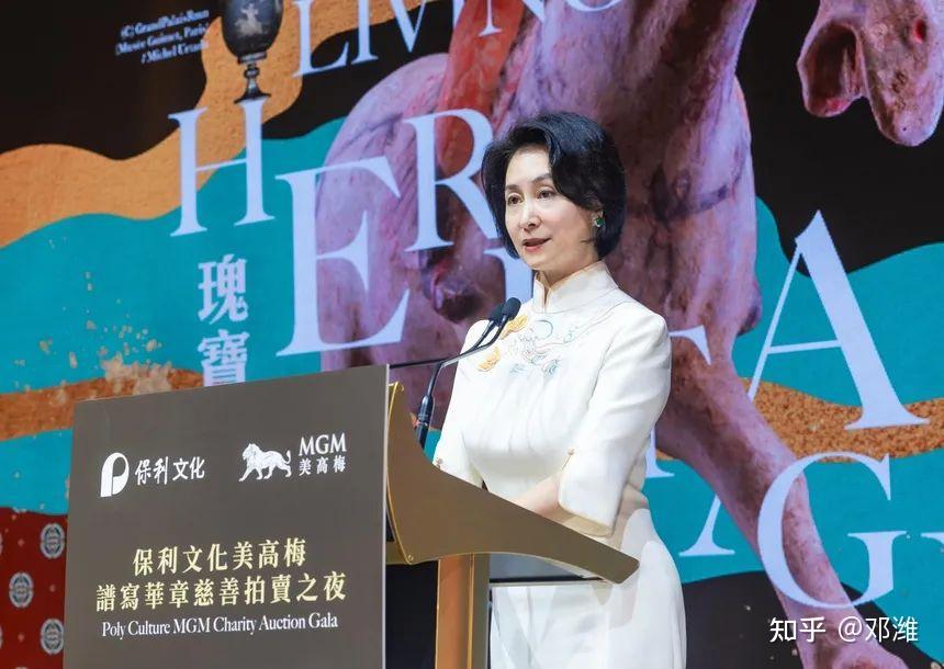 赌王家聚会何超琼站c位何超仪花式夸姐长公主vs叛逆千金有何不同