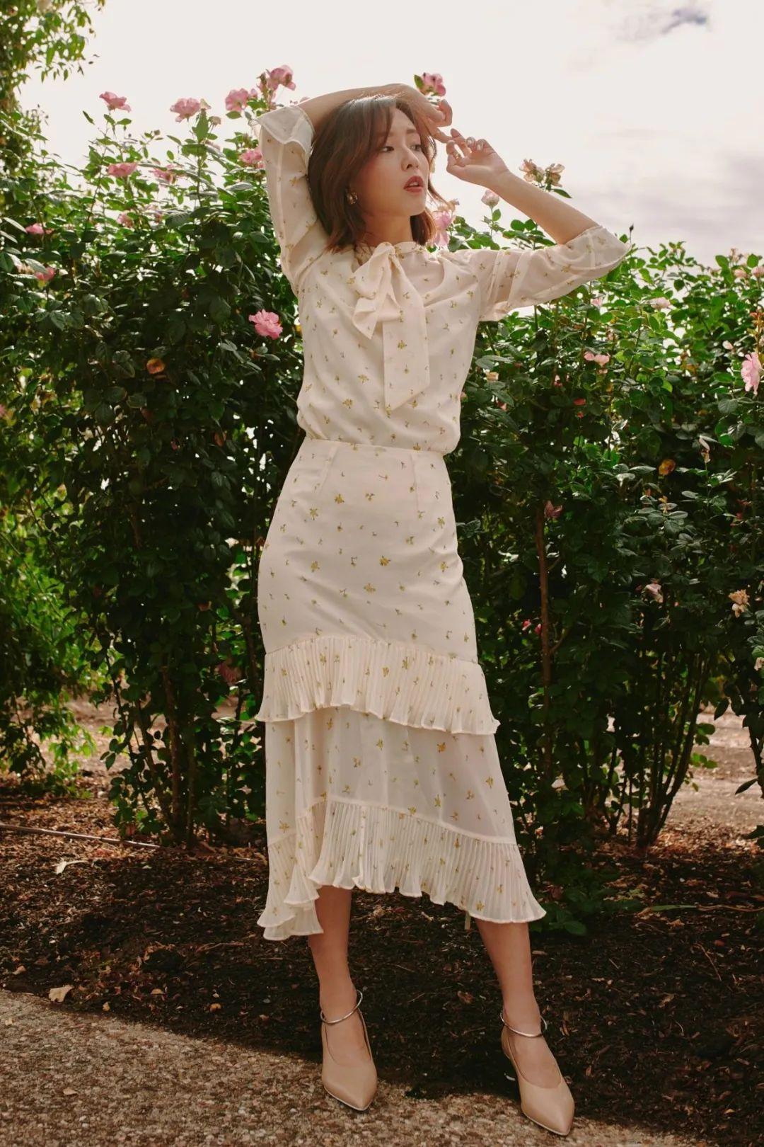 这条碎花连衣裙应该怎么搭配什么鞋子