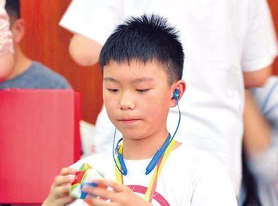 怎么快速练习笑容 v2-8b84f3f9ccab32cad64fd18c5192a848_b.jpg
