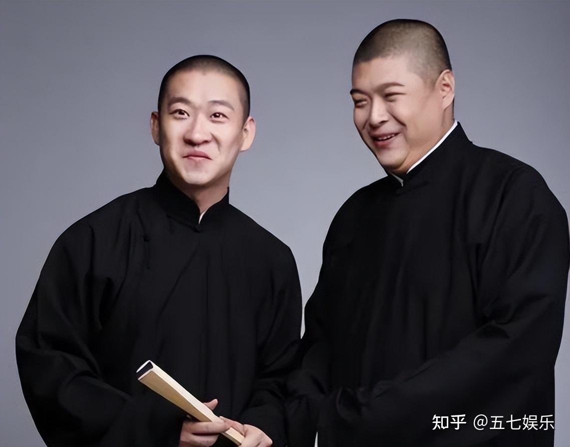 直播间里，看到刘云天斜坐在曹云金的身后，我心中五味杂陈 - 知乎