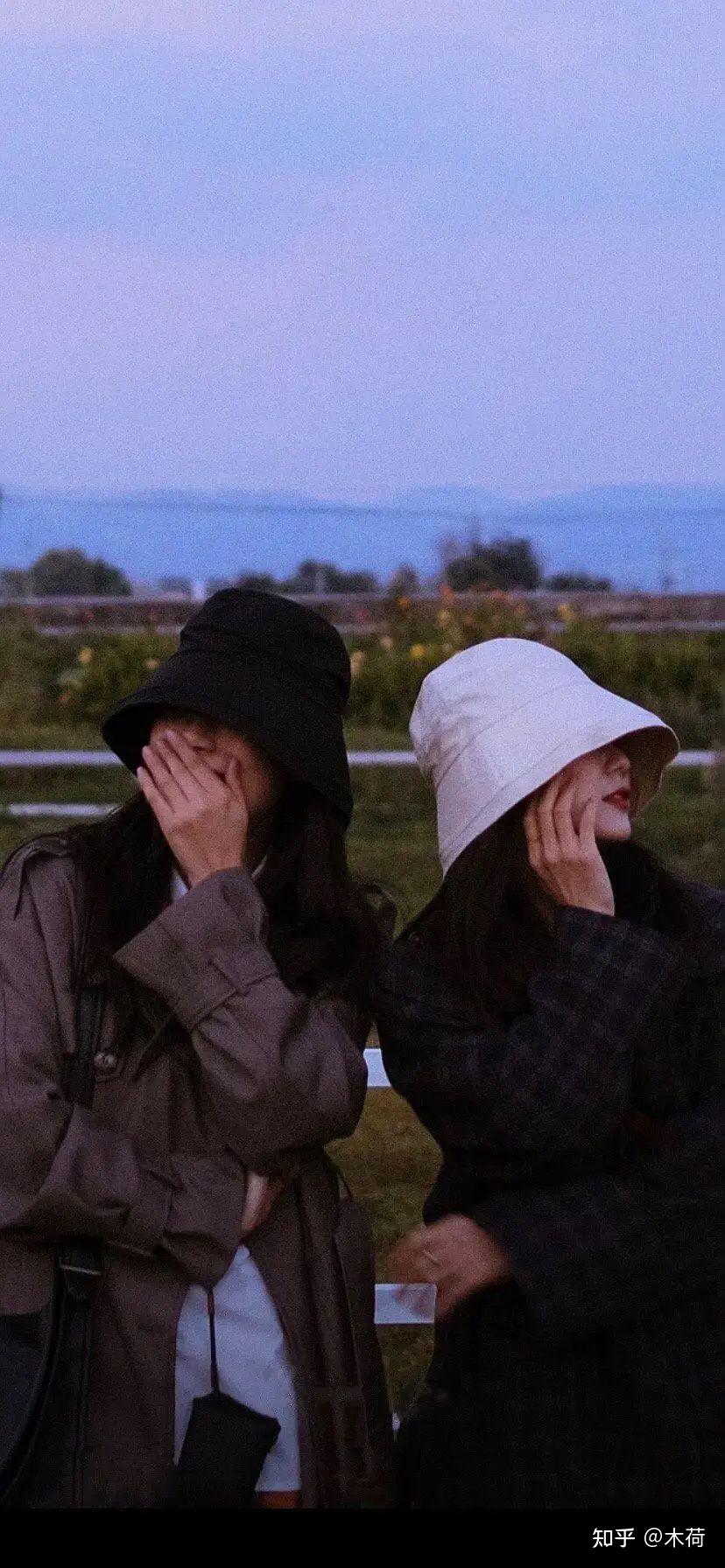 求闺蜜壁纸,最好是那种两个人的背影或者一起奔跑的,色调是那种不太亮