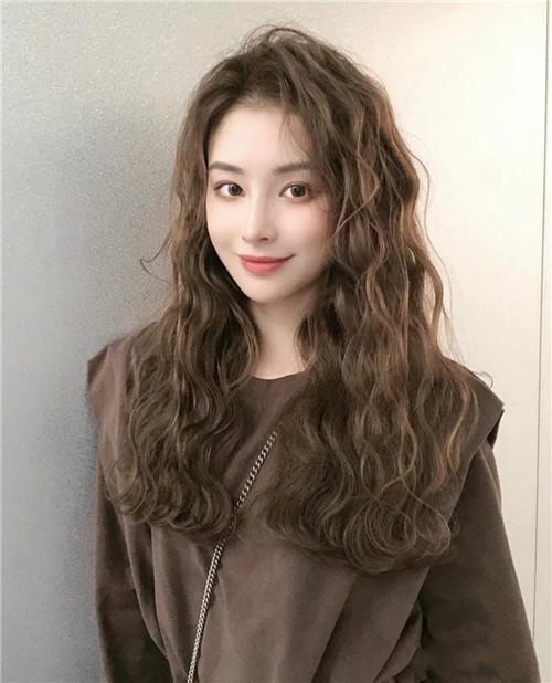 2021年春季流行发型高级造型师教你打造时尚发型