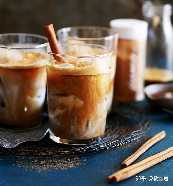 杏仁奶冷萃拿铁