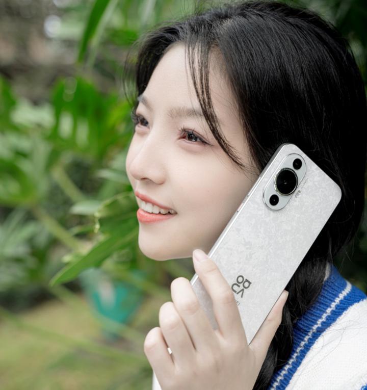 时尚潮酷拍照给力华为nova12活力版质价比拉满备受轻人追捧