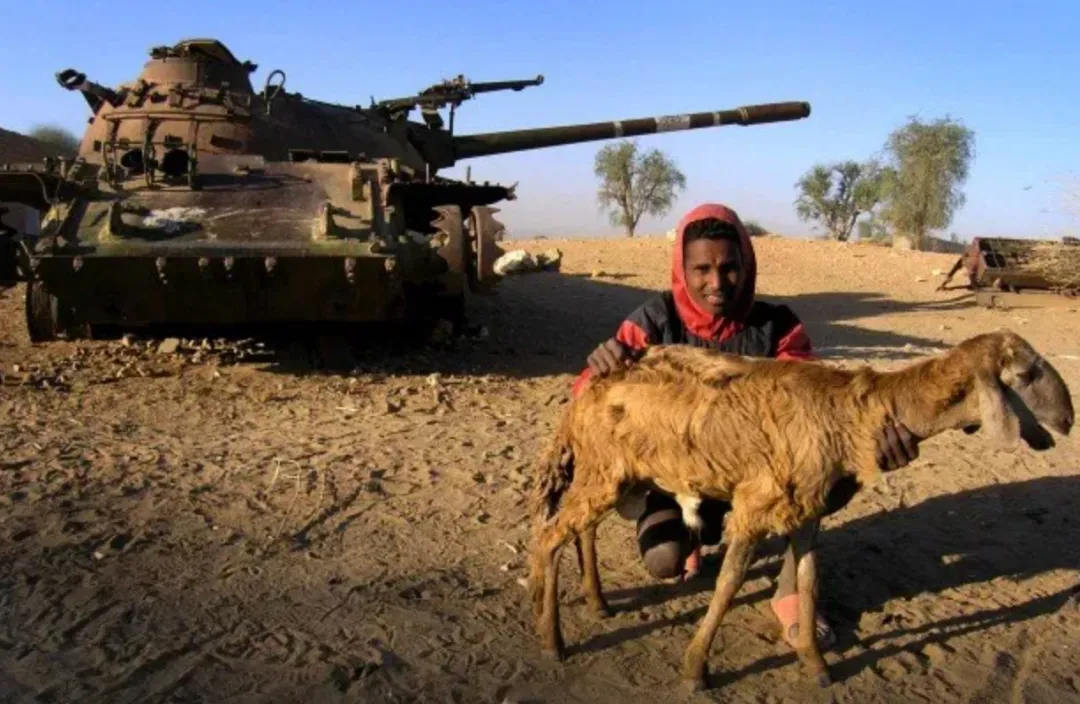 孙子兵法》,他从中理解了什么是"不战而屈人之兵",也理解了战争的本质