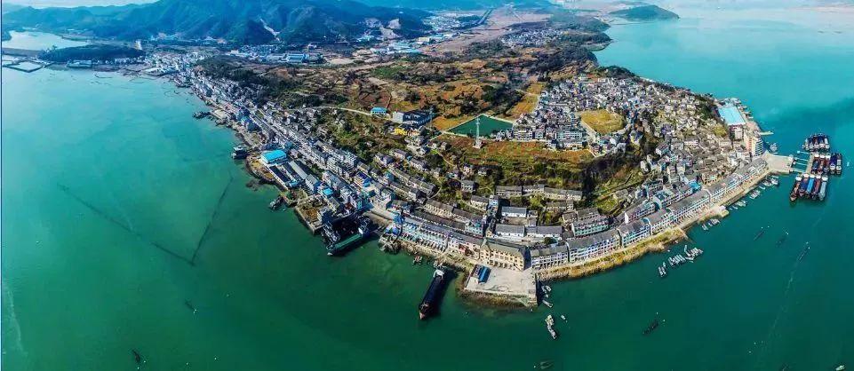 大美山川 水是眼波横,山是眉峰聚 素有"海上千岛湖"之美誉的 强蛟群岛